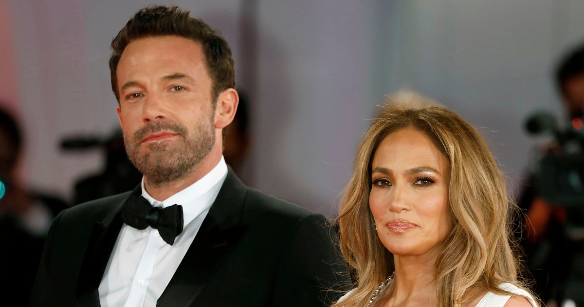 Jennifer Lopez files for divorce from Ben Affleck