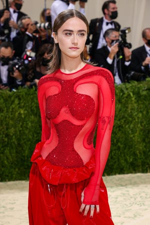 NEW YORK, NEW YORK - SEPTEMBER 13: Ella Emhoff attends The 2021 Met Gala Celebrating In America: A Lexicon Of Fashion at Metropolitan Museum of Art on September 13, 2021 in New York City. (Photo by Theo Wargo/Getty Images) ORG XMIT: 775705347 ORIG FILE ID: 1340127926