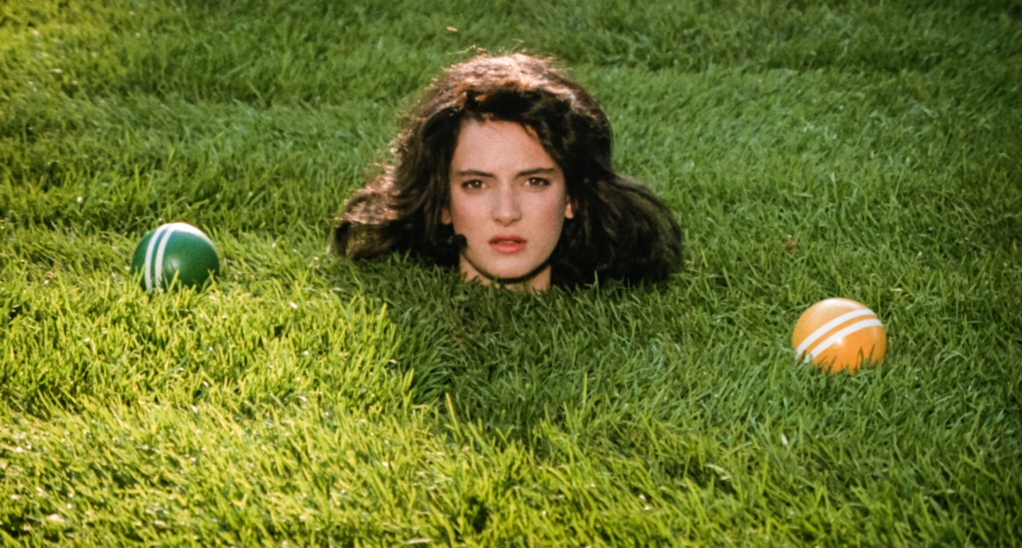 2r9f7a1 usa winona ryder in a scene from the cnew world pictures film heathers 1988 plot at westerburg high where cliques rule, jocks dominate and all the popular girls are named heather, it's going to take a veronica and mysterious new kid to give teen angst a body count ref lmk110 j10017 220623 supplied by lmkmedia editorial only landmark media is not the copyright owner of these film or tv stills but provides a service only for recognised media outlets pictureslmkmediacom