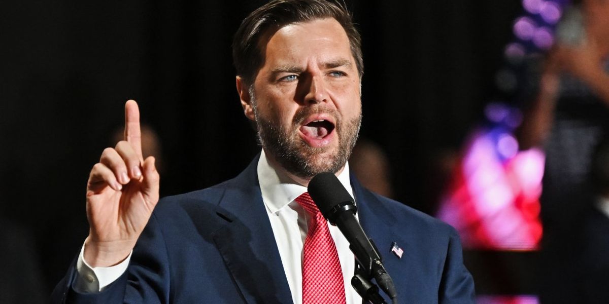 Alleged photo of JD Vance in drag resurfaces & the gays are CACKLING