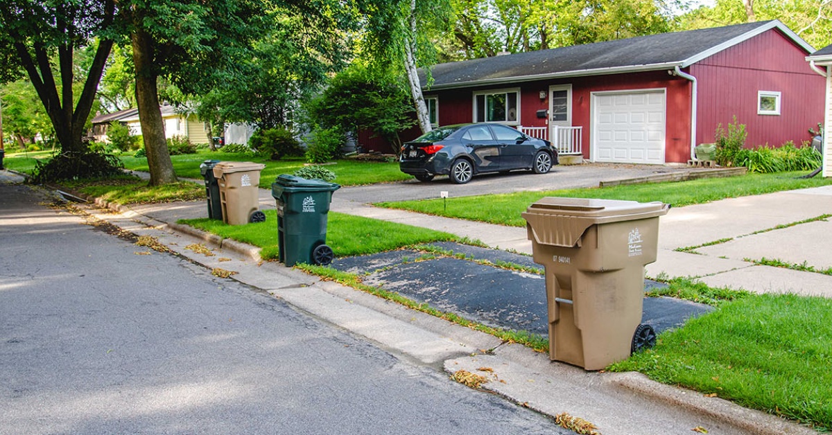 August Moving Days: Daily Collections of Carts in Student Move Area | Streets & Urban Forestry