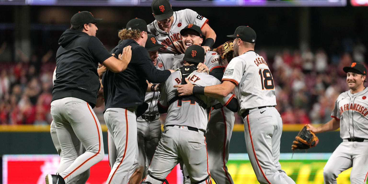 Blake Snell throws no-hitter for Giants vs. Reds