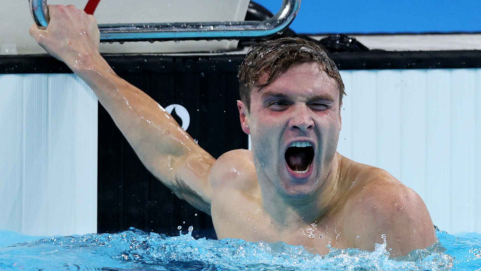 Bobby Finke breaks world record to win men's 1,500m freestyle gold