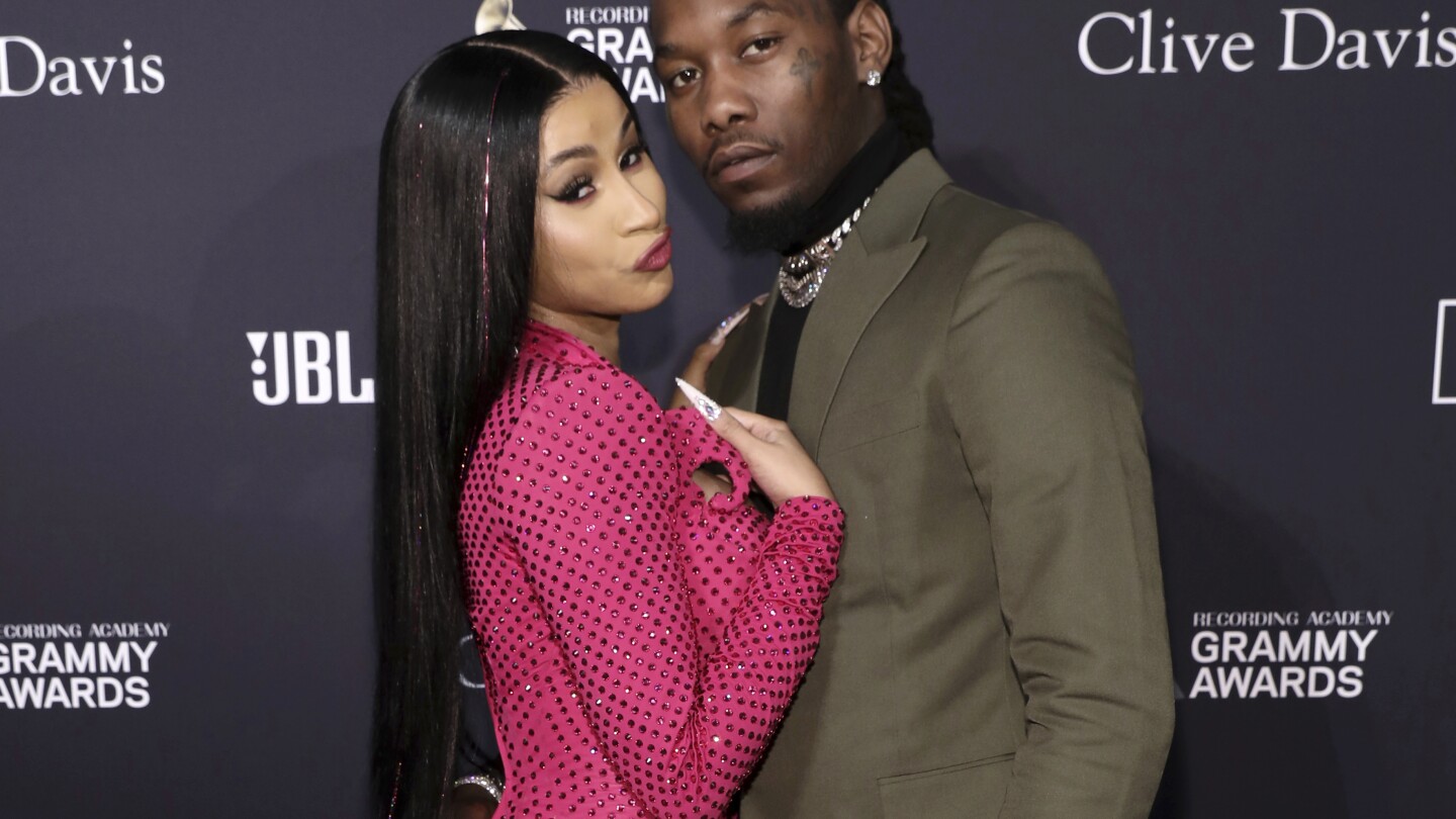 Cardi B announces pregnancy, files for divorce from Offset