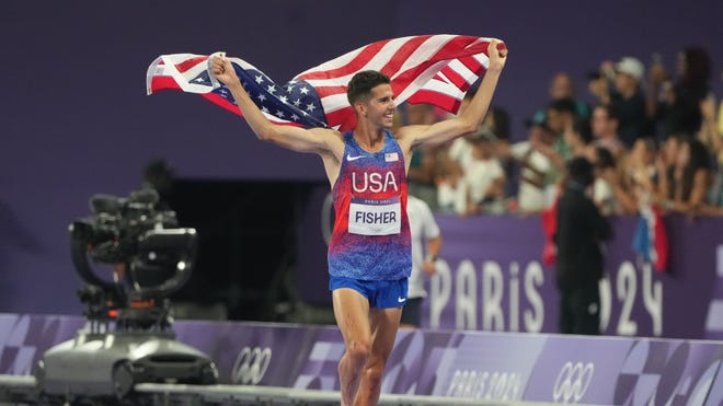 Grant Fisher takes bronze for US in photo finish of 10,000 meters