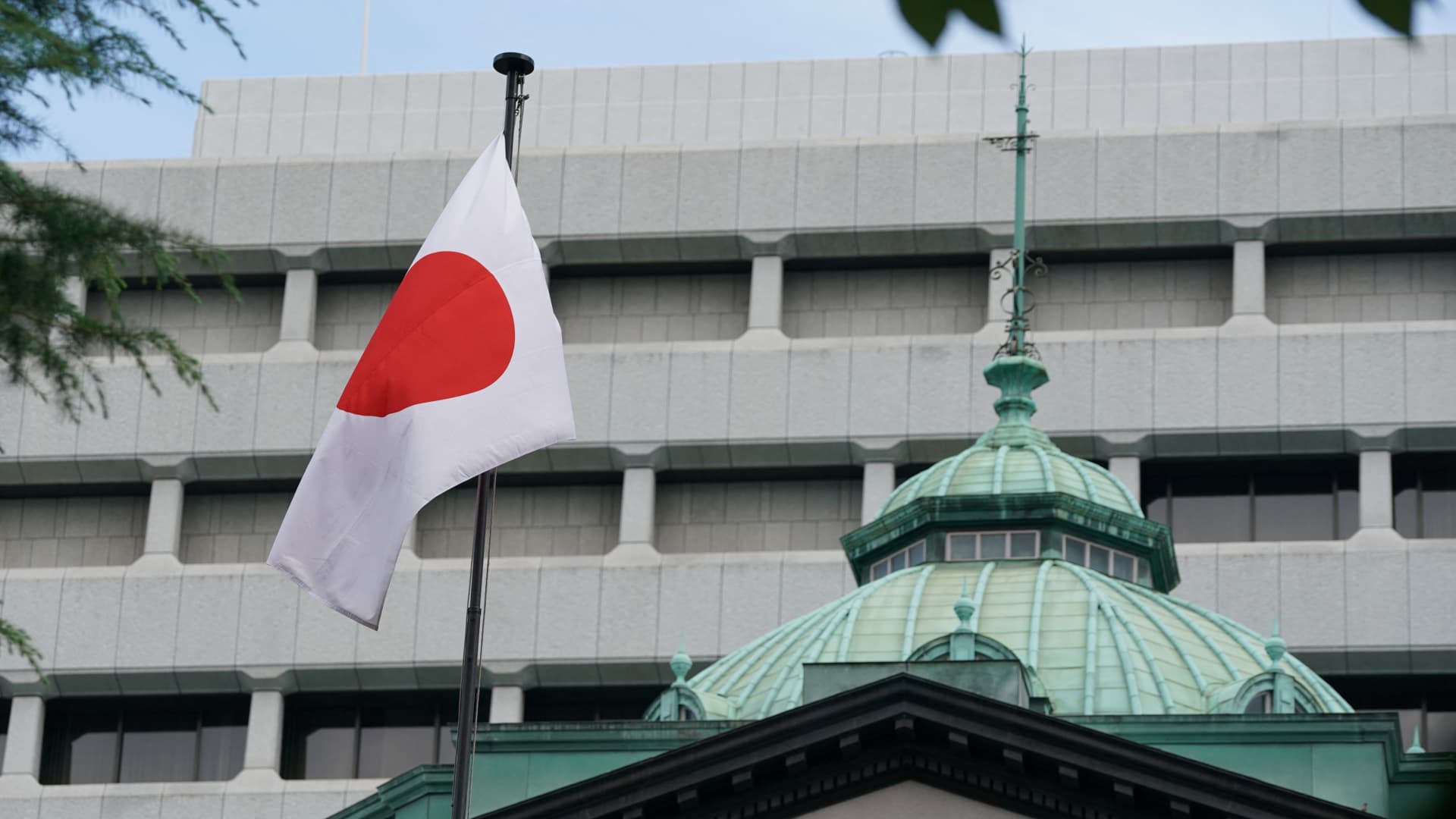 Japan's stock sell-off will continue as yen strengthens: UBS