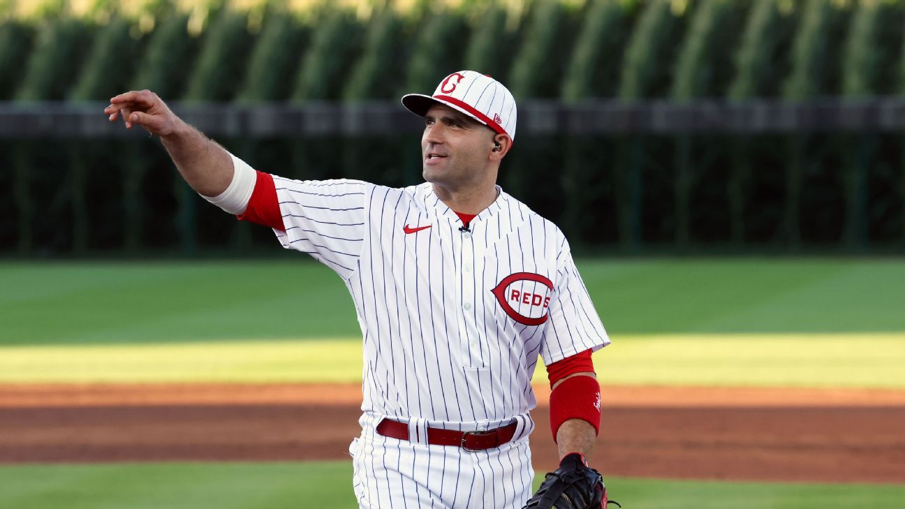 Joey Votto, the longtime Cincinnati Reds first baseman, retires