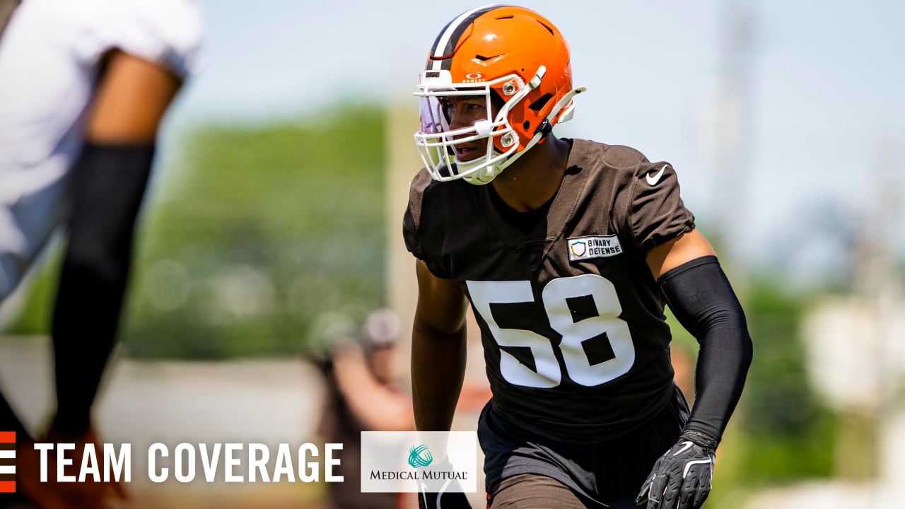 Jordan Hicks embraces sharing his story and NFL experience with the Browns linebacker room