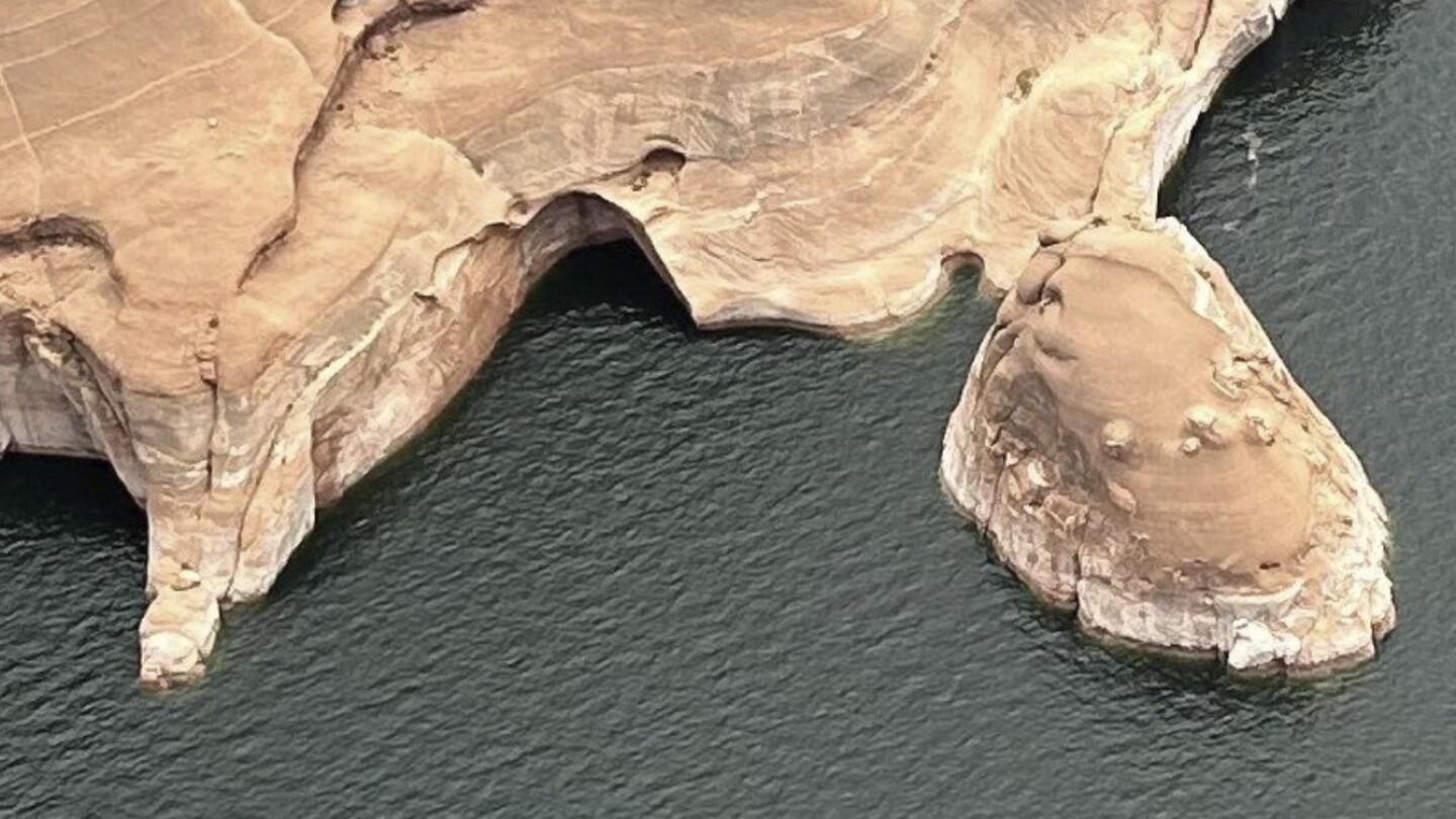 Large geological feature known as the 'Double Arch' and the 'Toilet Bowl' collapses in southern Utah