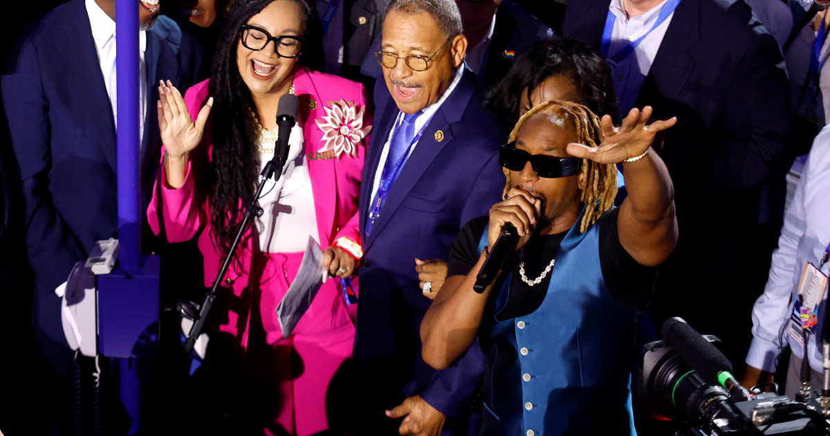 Lil Jon pumps up Democratic convention crowd during musical delegate roll call