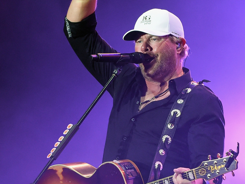 Luke Bryan And Carrie Underwood Pay Moving Tributes To Toby Keith During New TV Special