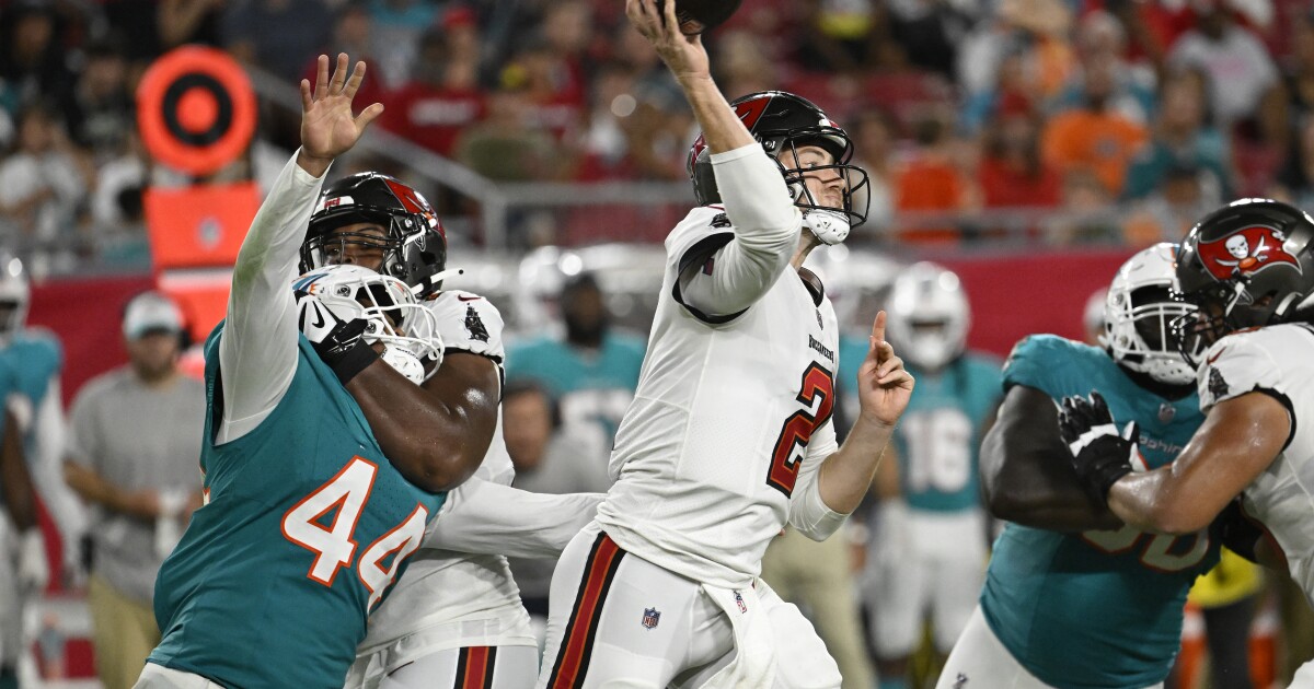 Mayfield leads long TD drive in brief preseason outing, Bucs beat Dolphins 24-14