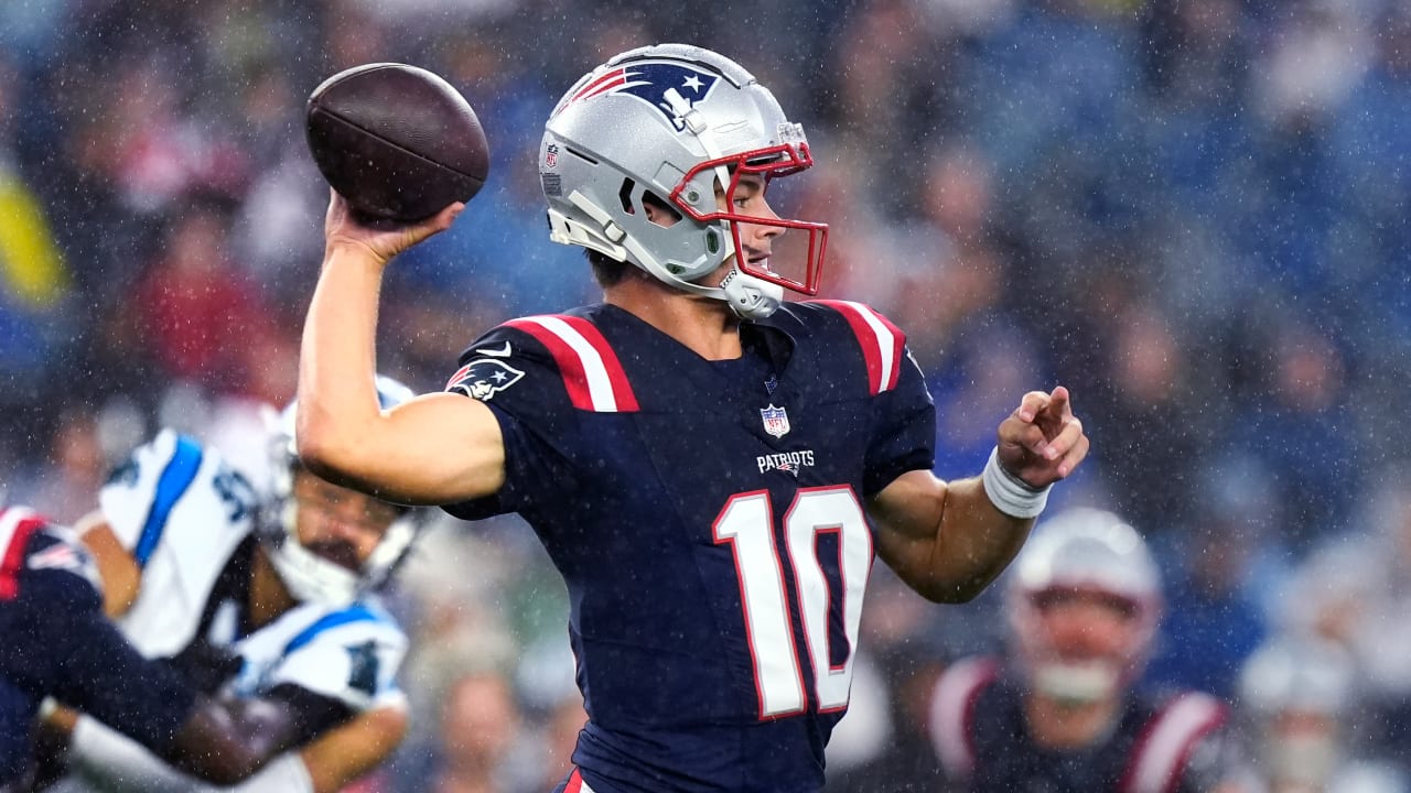 Patriots first-round QB Drake Maye plays just one series in rainy preseason debut vs. Panthers