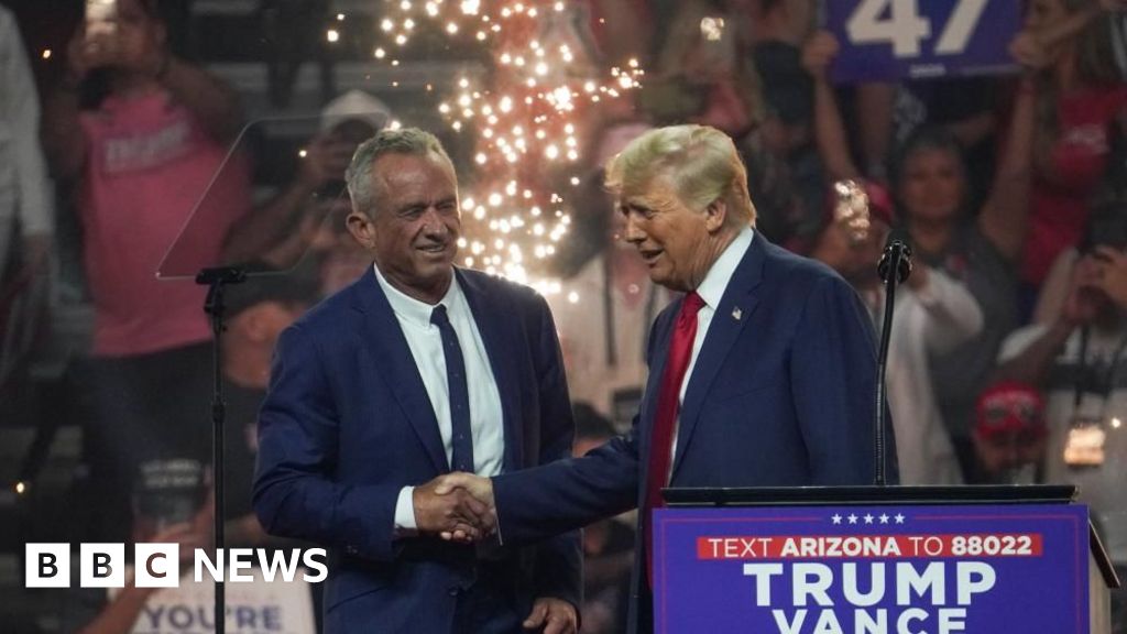 Robert F Kennedy Jr suspends campaign and backs Trump