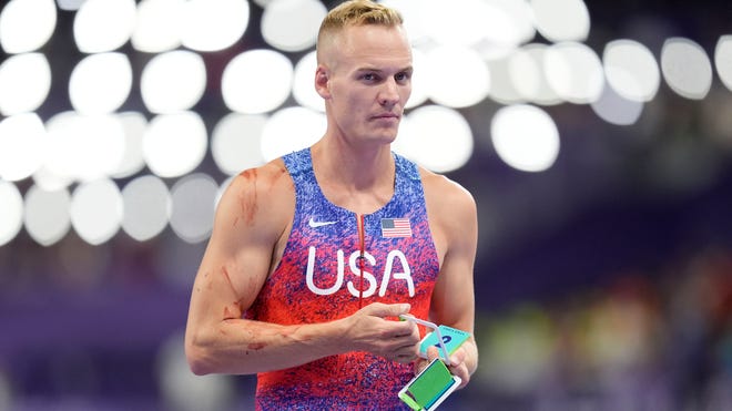 Sam Kendricks wins pole vault silver despite spikes puncturing hand