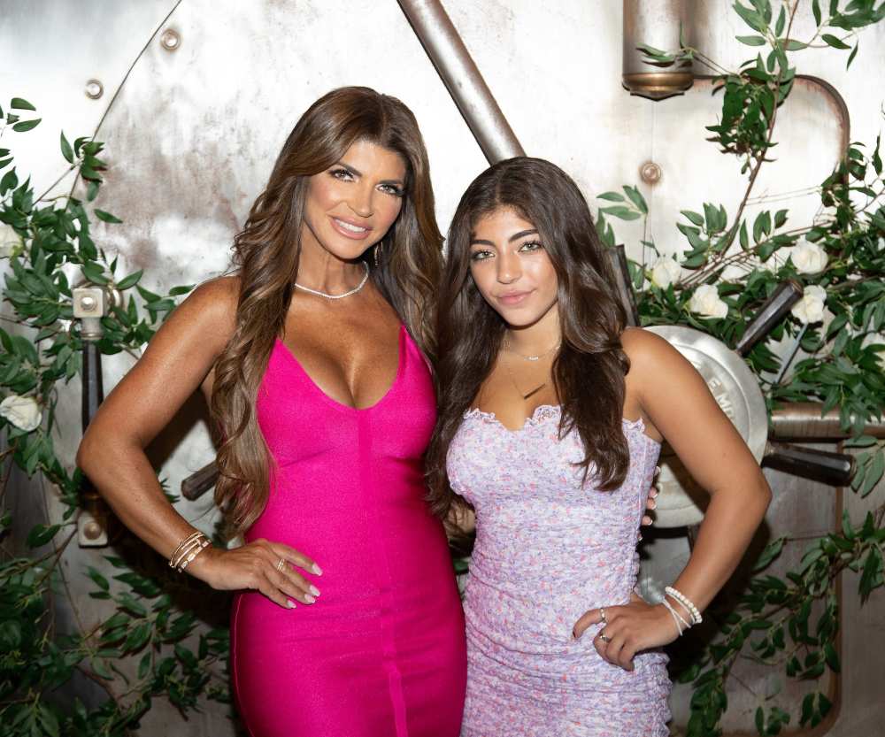 Teresa Giudice s Daughter Milania Leaves for College