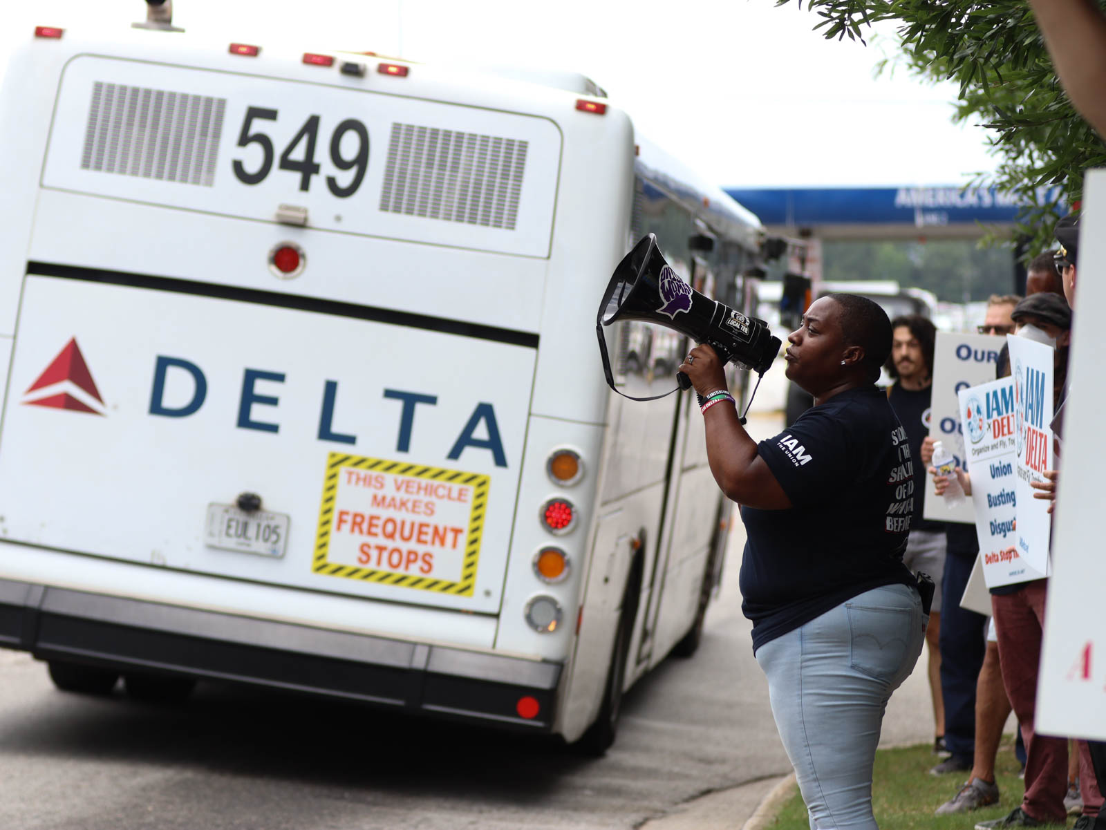 Union calls for probe of tire explosion that killed 2, injured 1 Delta worker at Atlanta airport