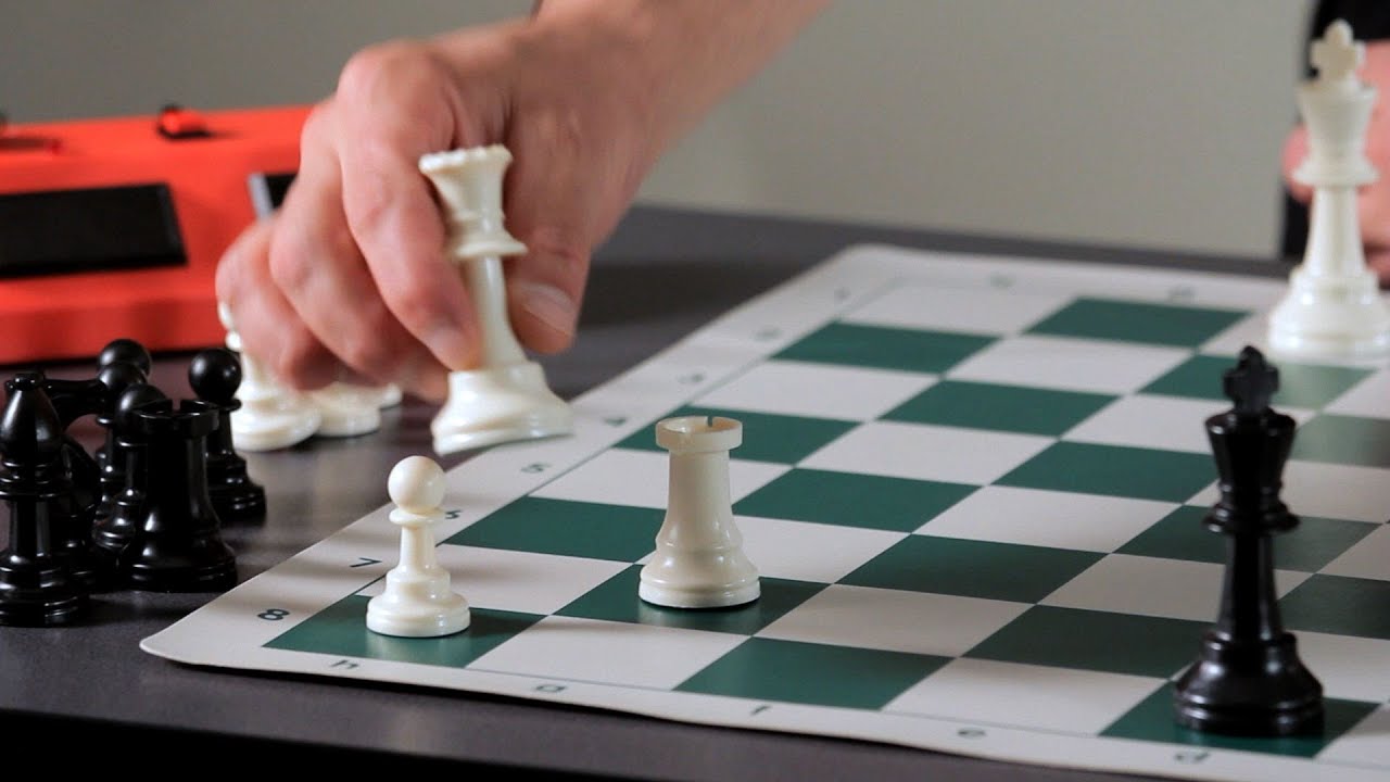 What Benefits Come with Online Chess Lessons Particularly to The Beginners?