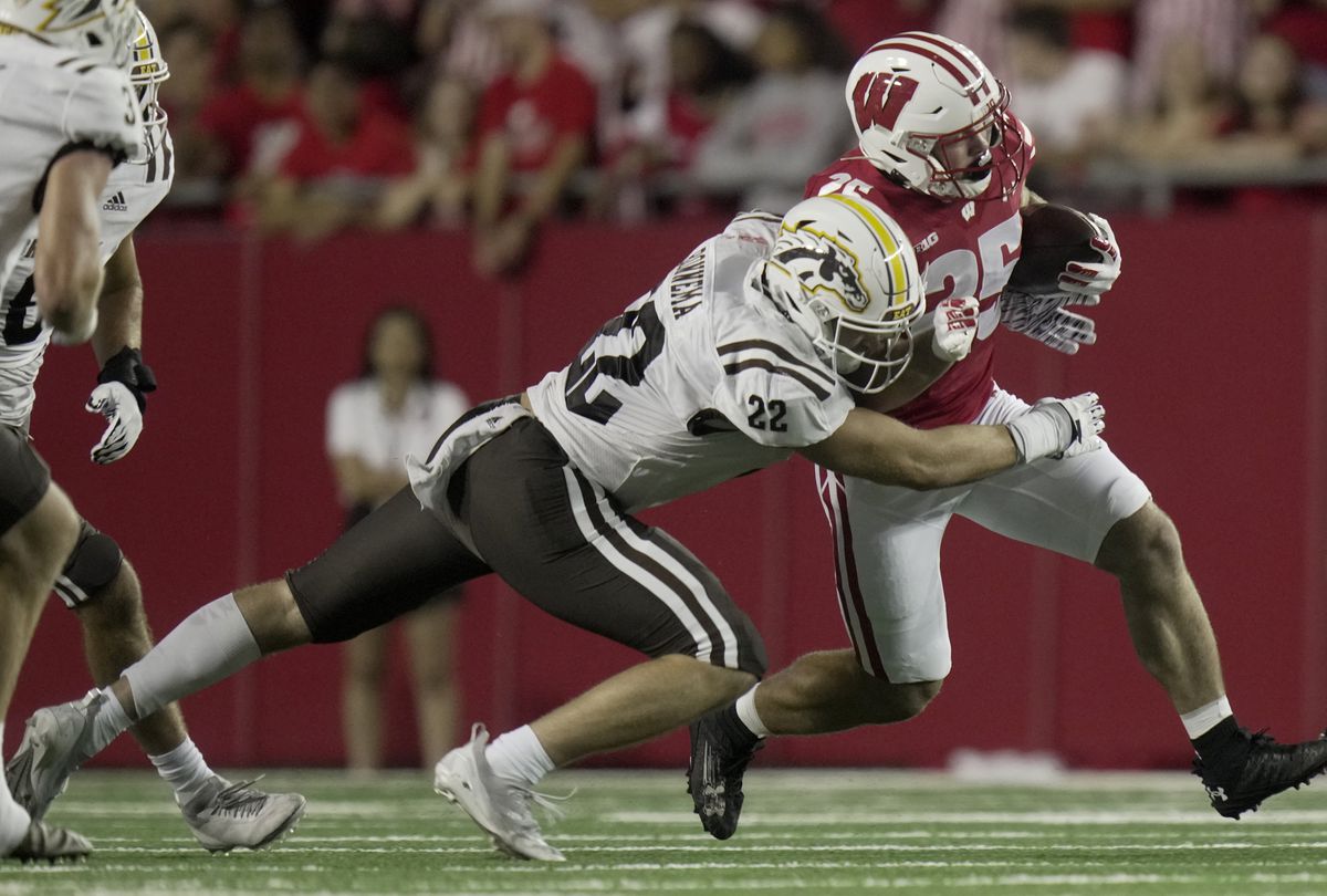 NCAA Football: Western Michigan at Wisconsin