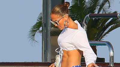 Jennifer Lopez Shows Off Abs On Yacht