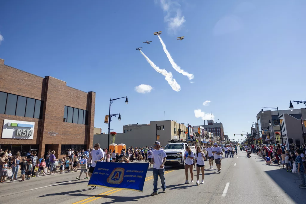 2024 Galesburg Labor Day Parade – WGIL 93.7 FM – 1400 AM