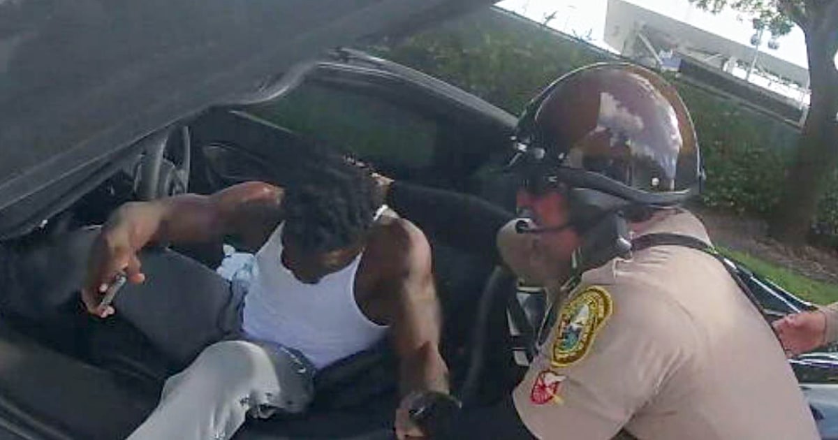 Video of Tyreek Hill detainment released, Miami Dolphins blast 'despicable behavior' of officers