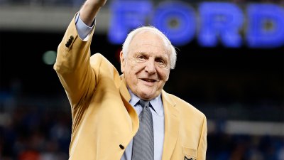 NFL Hall of Famer Joe Schmidt Dead at Age 92