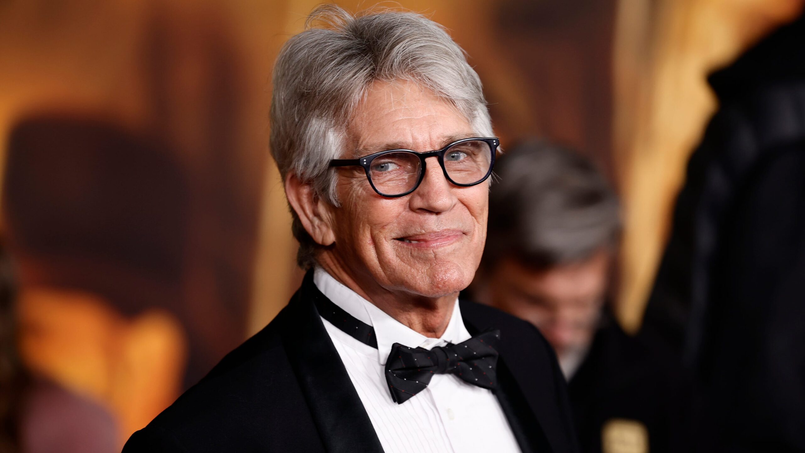 Eric Roberts apologizes to sister Julia Roberts in new memoir