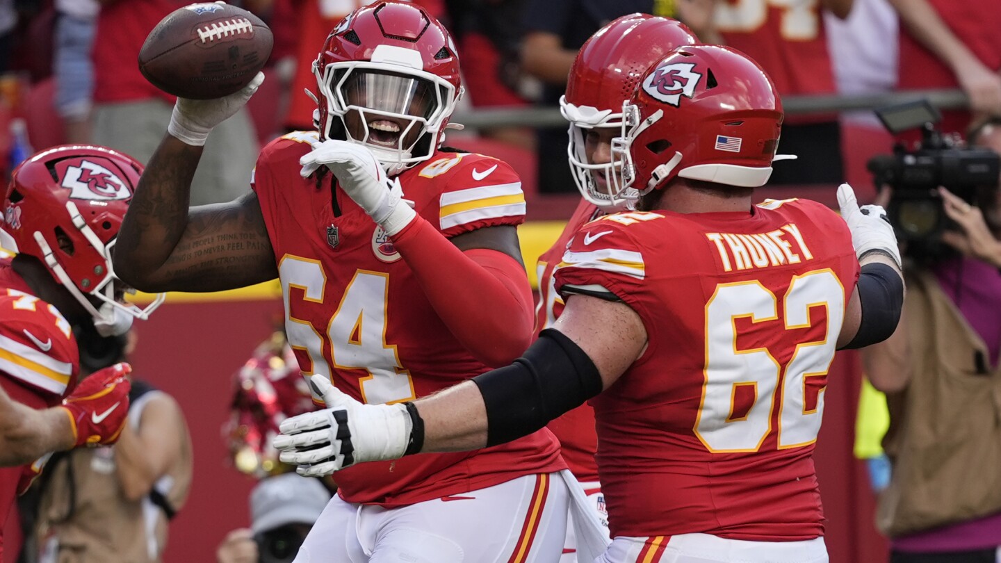 Butker hits a 51-yard winner for KC after penalty on Bengals safety keeps Chiefs alive