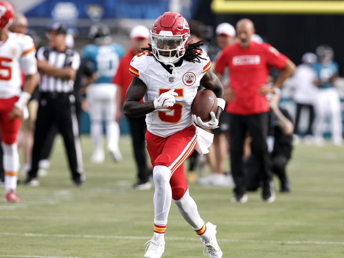 Chiefs WR Hollywood Brown to undergo shoulder surgery, will be placed on IR