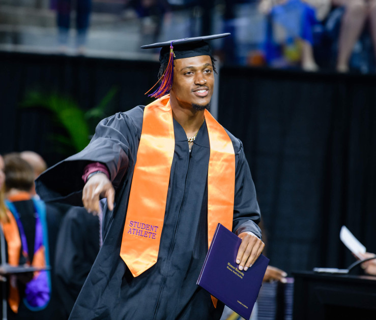 Clemson Mourns Passing of Diondre Overton – Clemson Tigers Official Athletics Site