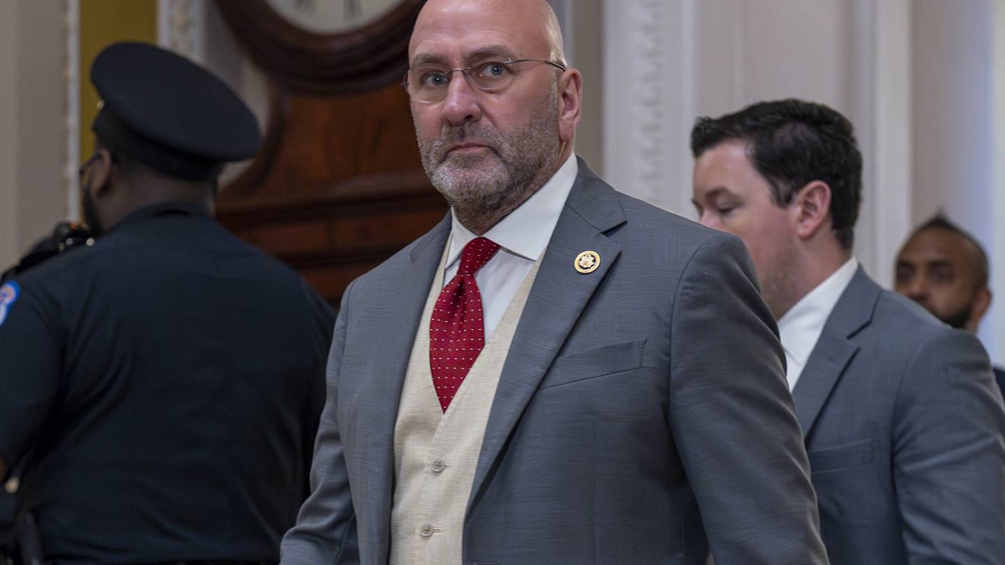 Democrats try to censure Rep. Clay Higgins for slandering Haitians in social media post – 104.5 WOKV