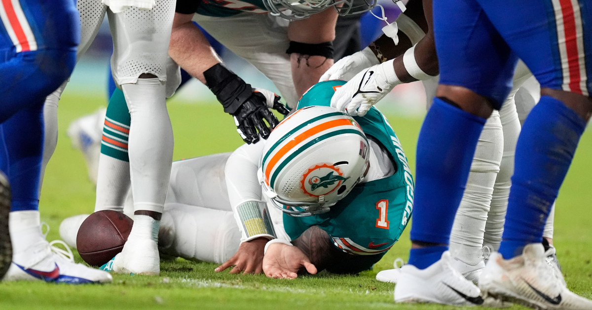 Dolphins QB Tua Tagovailoa sustains concussion in 31-10 loss to Bills