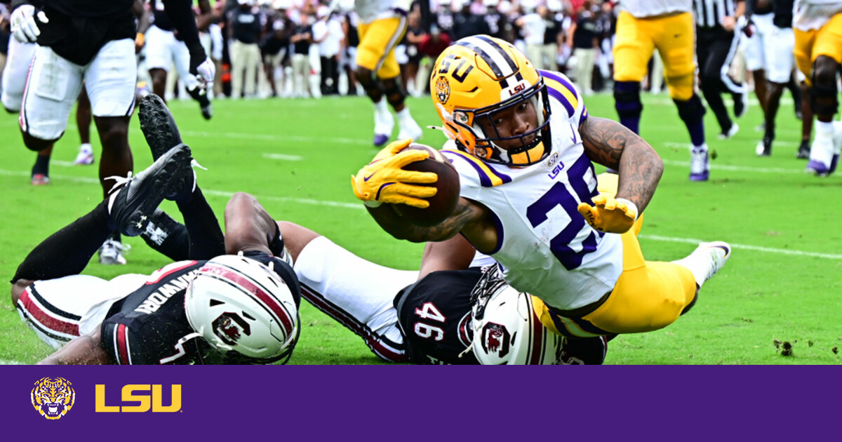 Football Erases 17-Point Deficit to Beat South Carolina, 36-33 – LSU