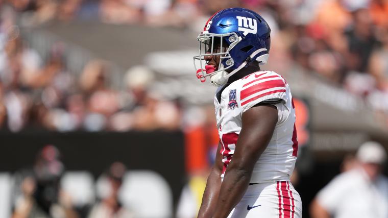 Is Devin Singletary related to Mike Singletary? Explaining connection between Giants RB, Bears Hall of Famer image