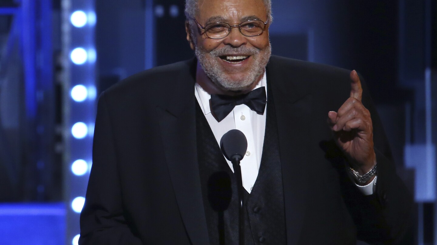 James Earl Jones: Mark Hamill, Bob Iger and more mourn