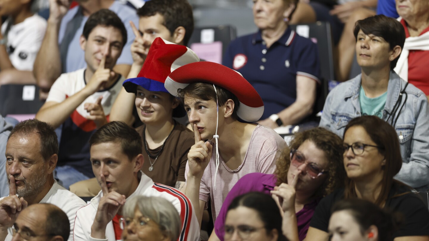 Paralympics fans learn when to be silent for sports like blind football and goalball