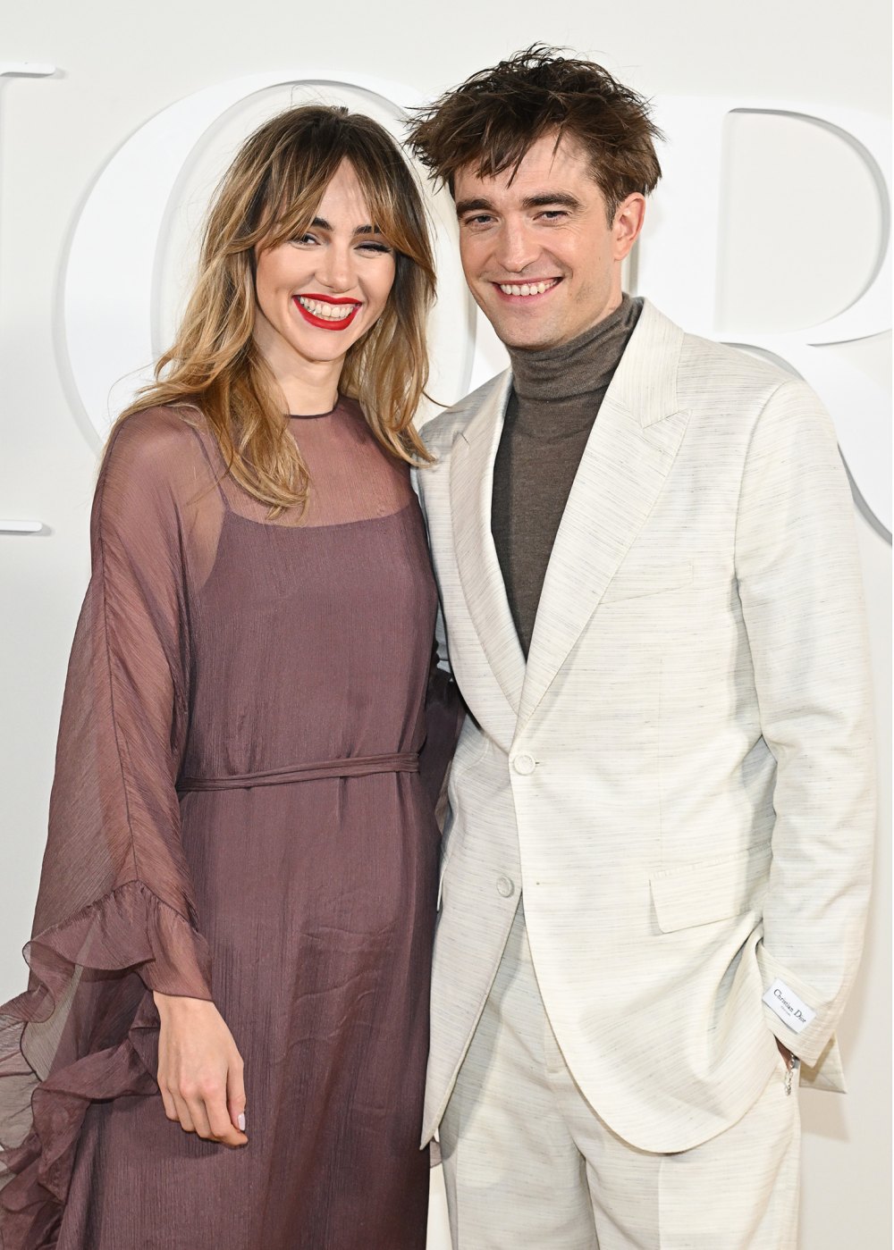 Suki Waterhouse’s Dating History: From Robert Pattinson to Bradley Cooper