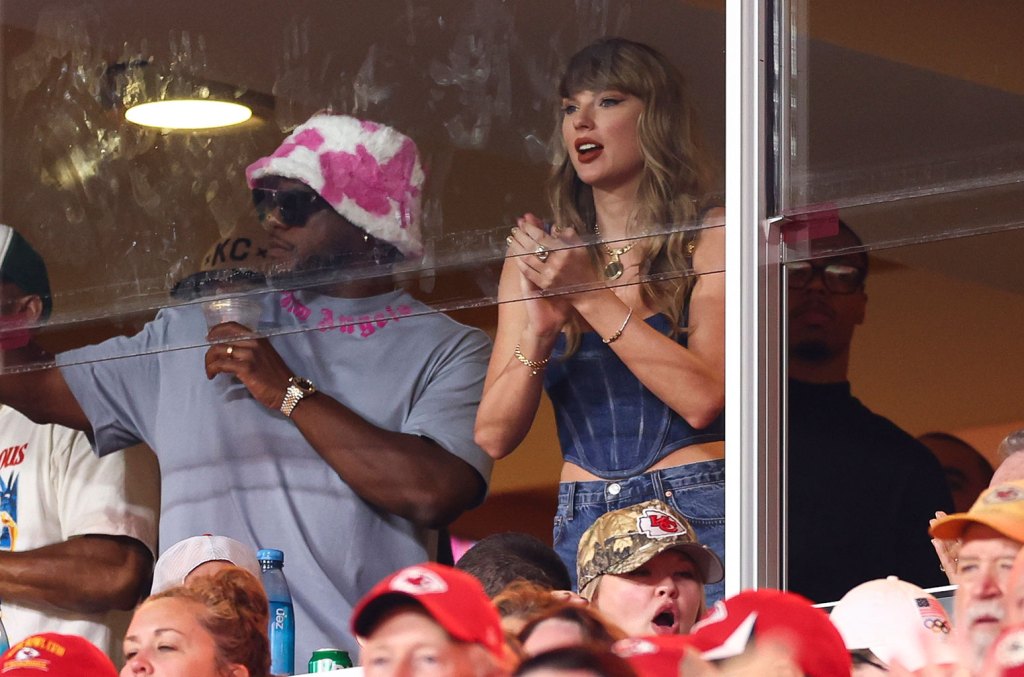 Taylor Swift & Travis Kelce Hold Hands After Chiefs Win: Watch