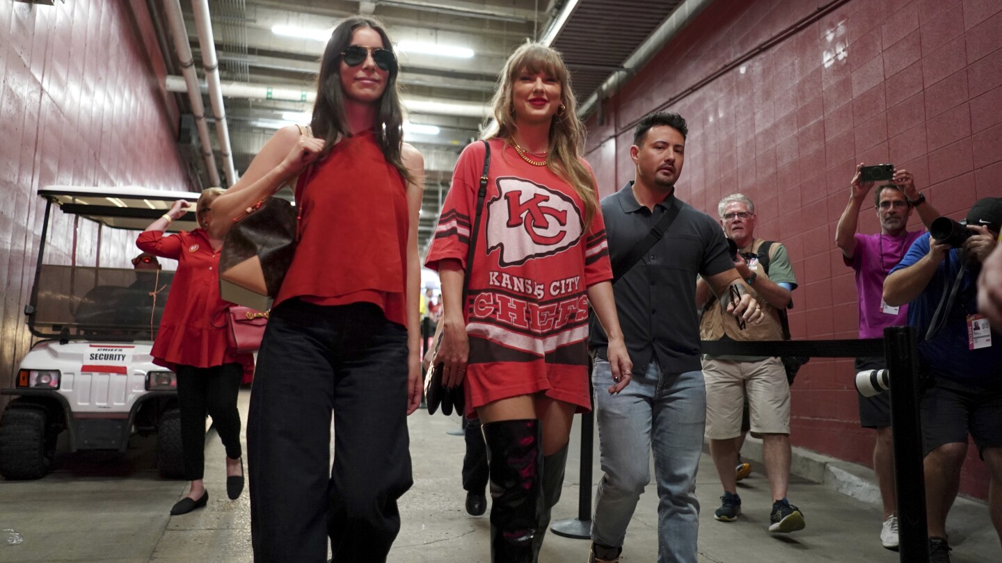 Taylor Swift back at Arrowhead to watch Travis Kelce and the Chiefs