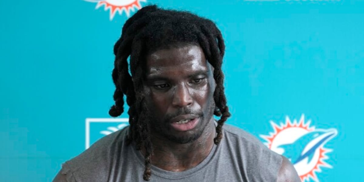 Tyreek Hill briefly detained by police hours before Dolphins season kickoff game