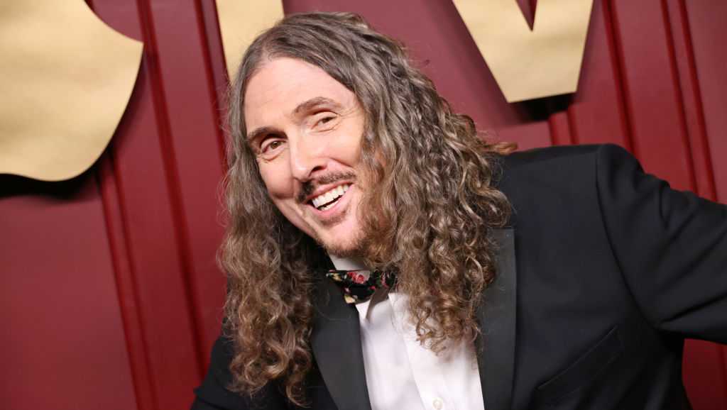 Weird Al coming to Des Moines for 'Bigger & Weirder' tour