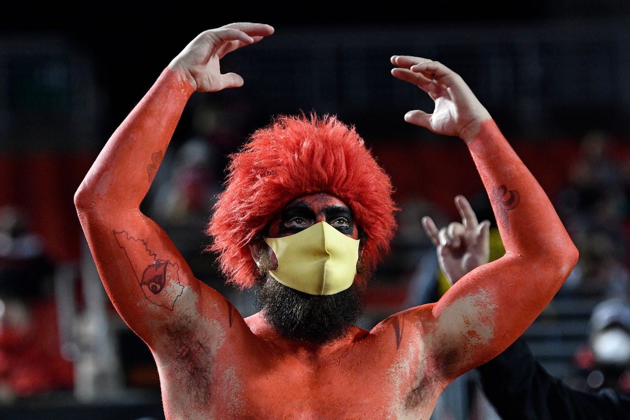 What time, TV channel is Louisville vs Notre Dame football on today? Live stream, spread, game odds