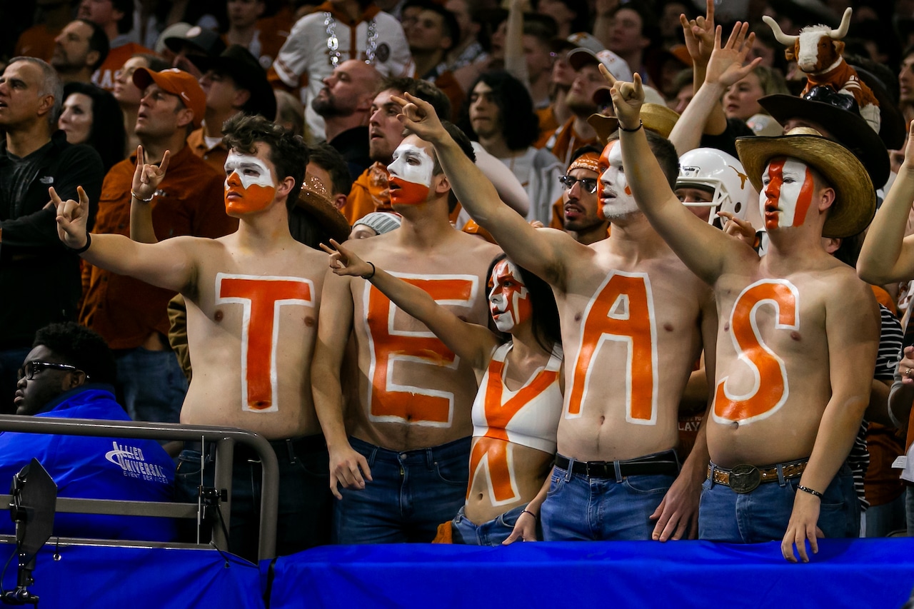 What time, TV channel is Texas Longhorns football game on today? Free live stream, odds