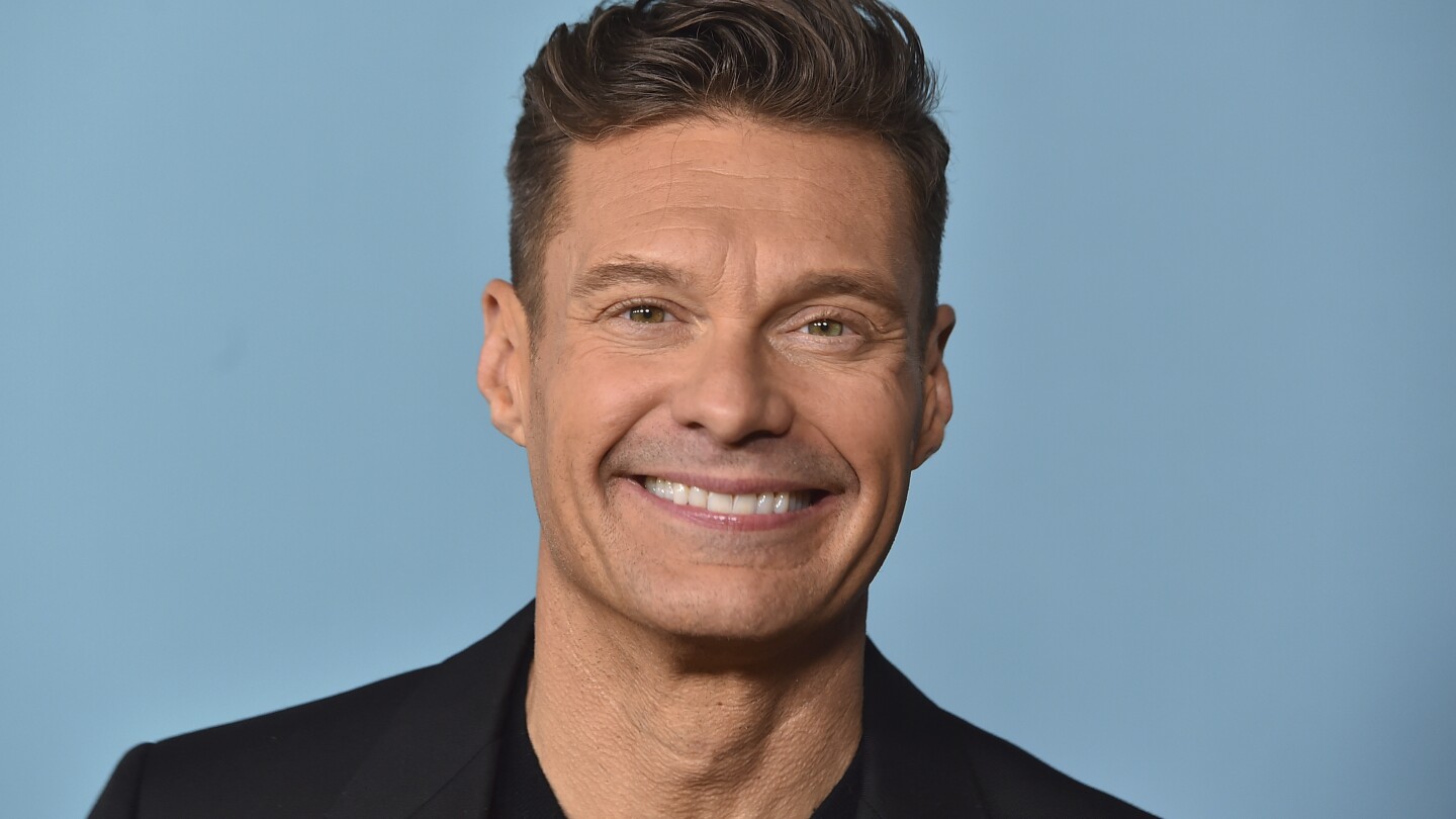 'Wheel of Fortune' host Ryan Seacrest makes debut