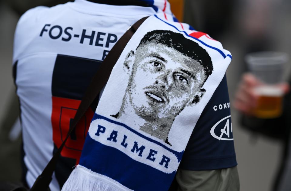 A fan sports a Cole Palmer scarf (Getty Images)