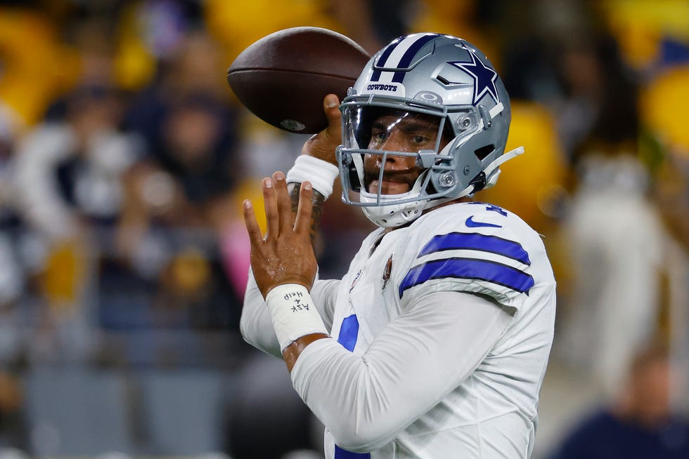 PITTSBURGH, PENNSYLVANIA - OCTOBER 06: Dak Prescott #4 of the Dallas Cowboys looks to pass during warmups before the game against the Pittsburgh Steelers at Acrisure Stadium on October 06, 2024 in Pittsburgh, Pennsylvania. (Photo by Justin K. Aller/Getty Images)