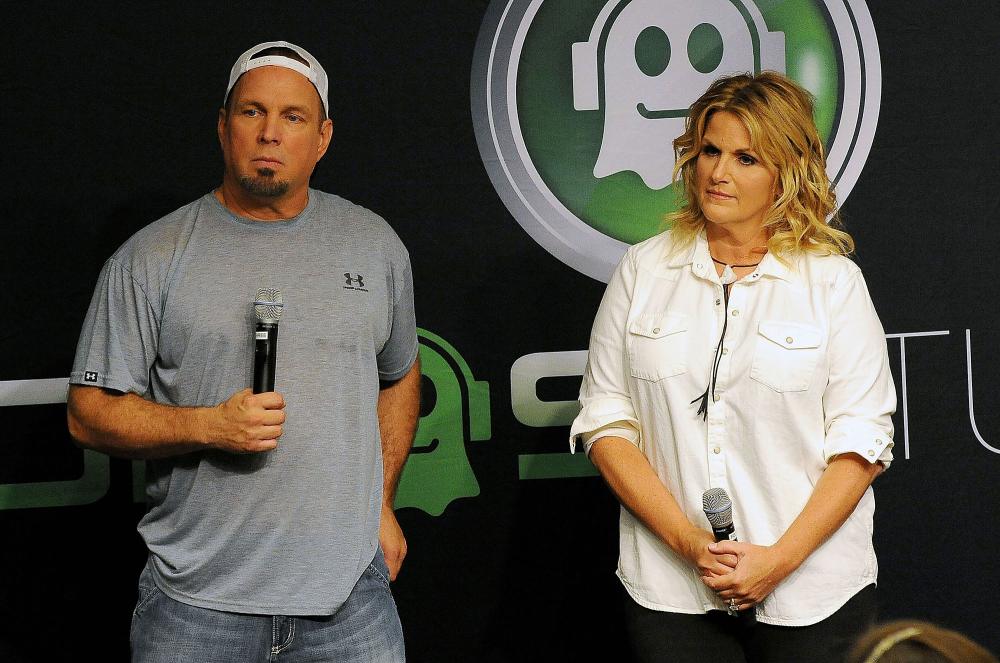 Garth Brooks and Trisha Yearwood Behind the Headlines 6