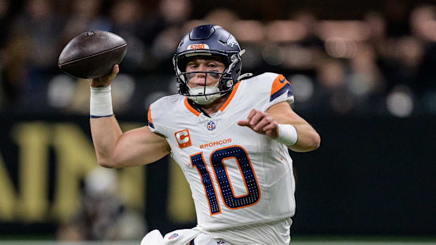 New Orleans, Louisiana, USA; Denver Broncos quarterback Bo Nix (10) throws during the first quarter against the New Orleans S