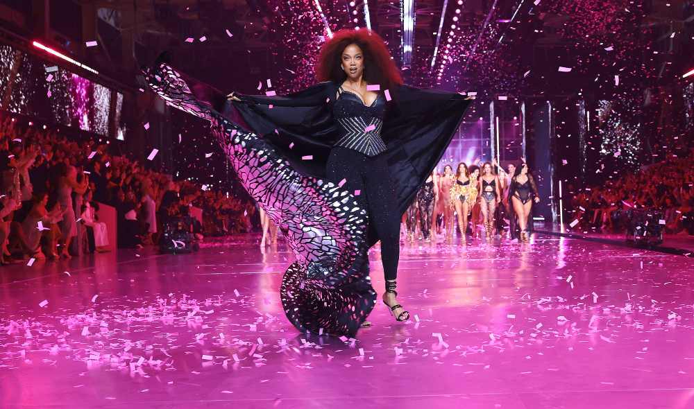 Tyra Banks Was 40-50 Pounds Heavier at VS Show Than During Retirement 2